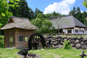 滝庭の関・駒庄の庭園と店舗外観